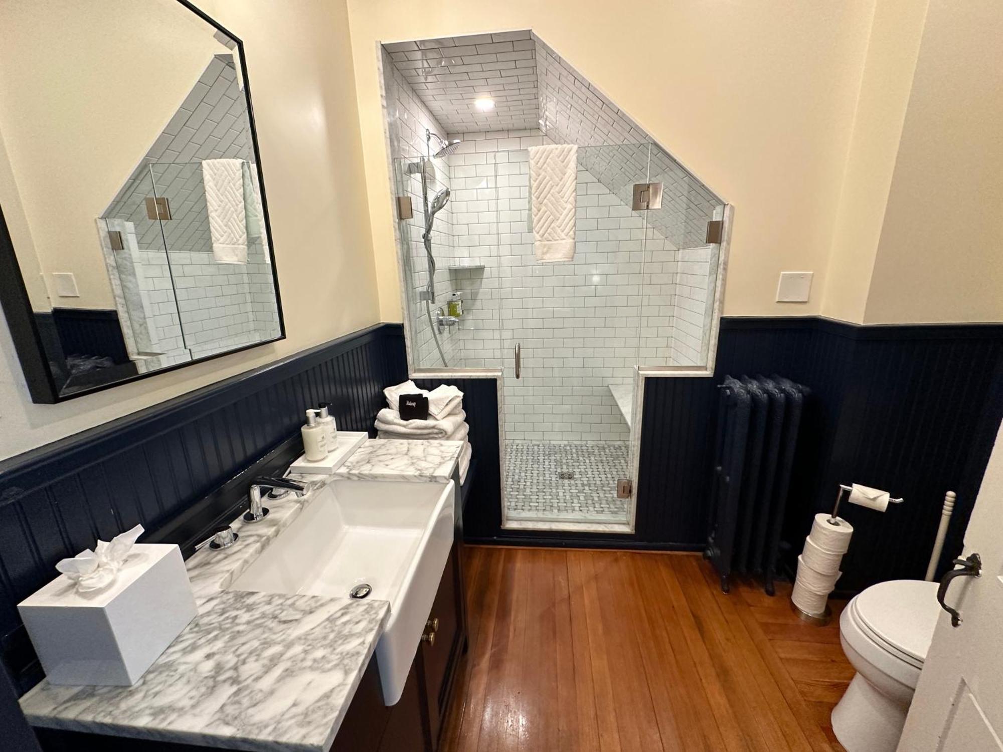 Entire Charming Victorian Home Downtown Newport Bagian luar foto
