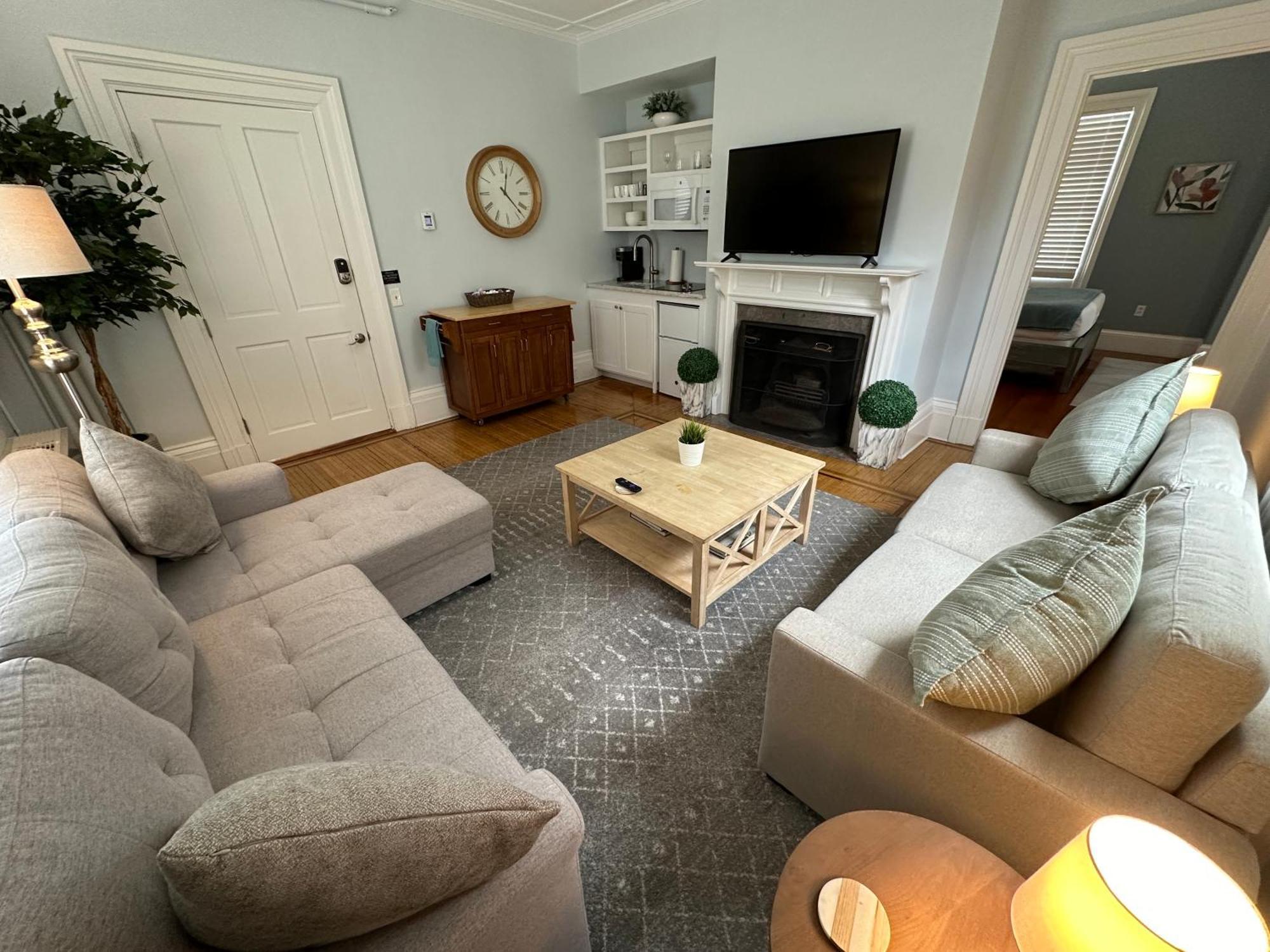 Entire Charming Victorian Home Downtown Newport Bagian luar foto