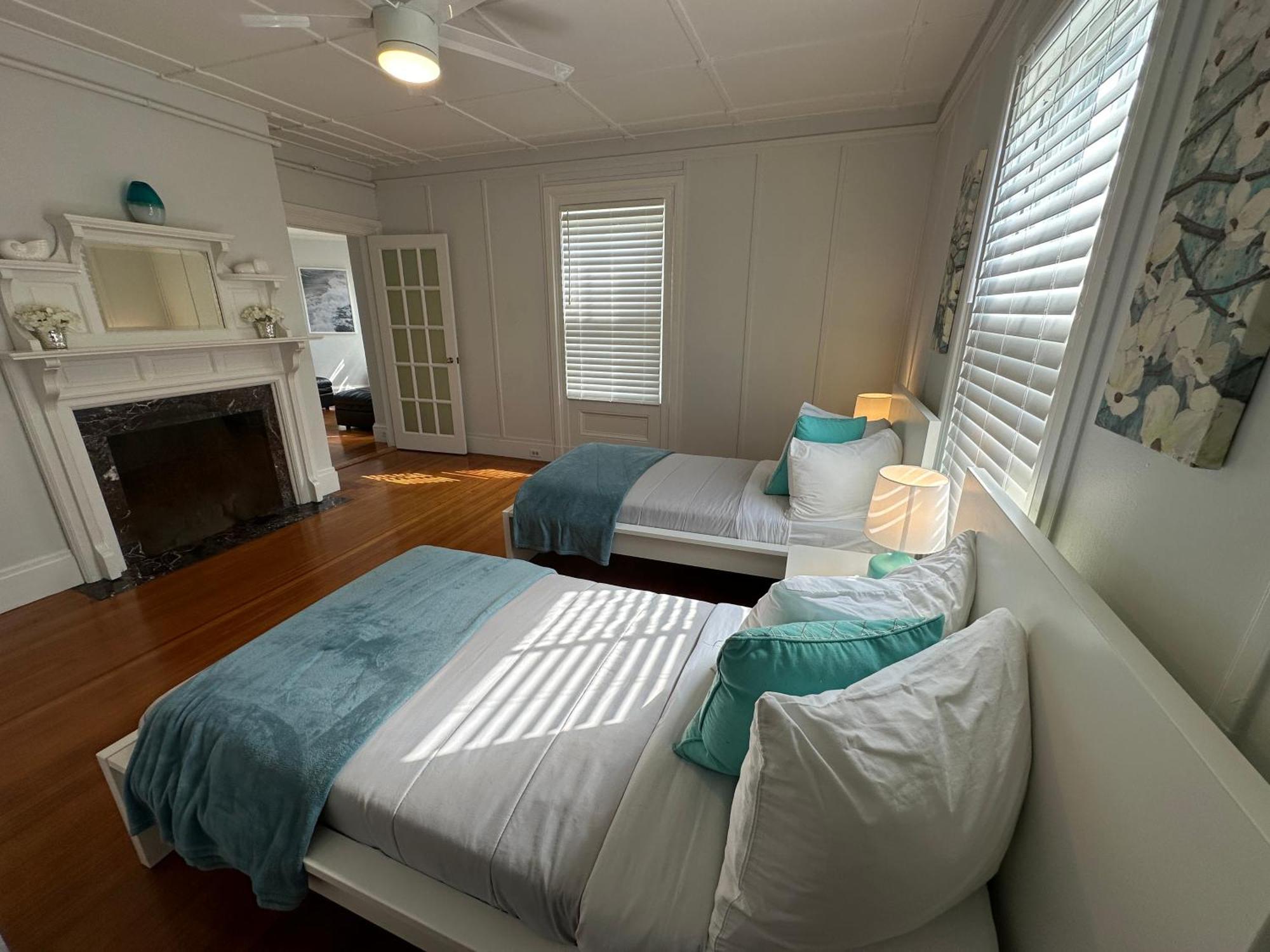 Entire Charming Victorian Home Downtown Newport Bagian luar foto